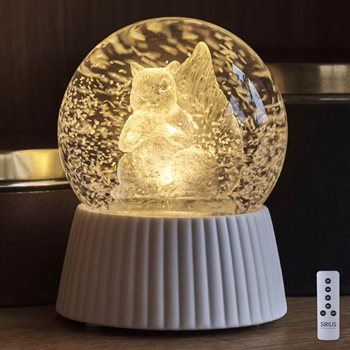 Sirius Evelyn snowglobe