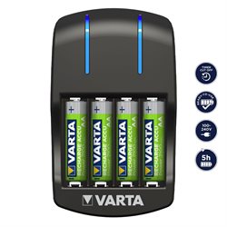 Varta Plug Charger med 4 x 2100 mAh AA batterier